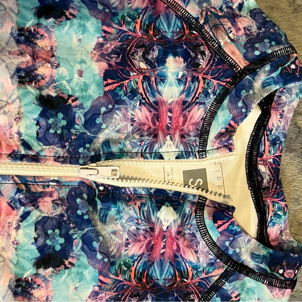 Skipper Multicolor Long Sleeve Rash Guard - Picture 6 of 6